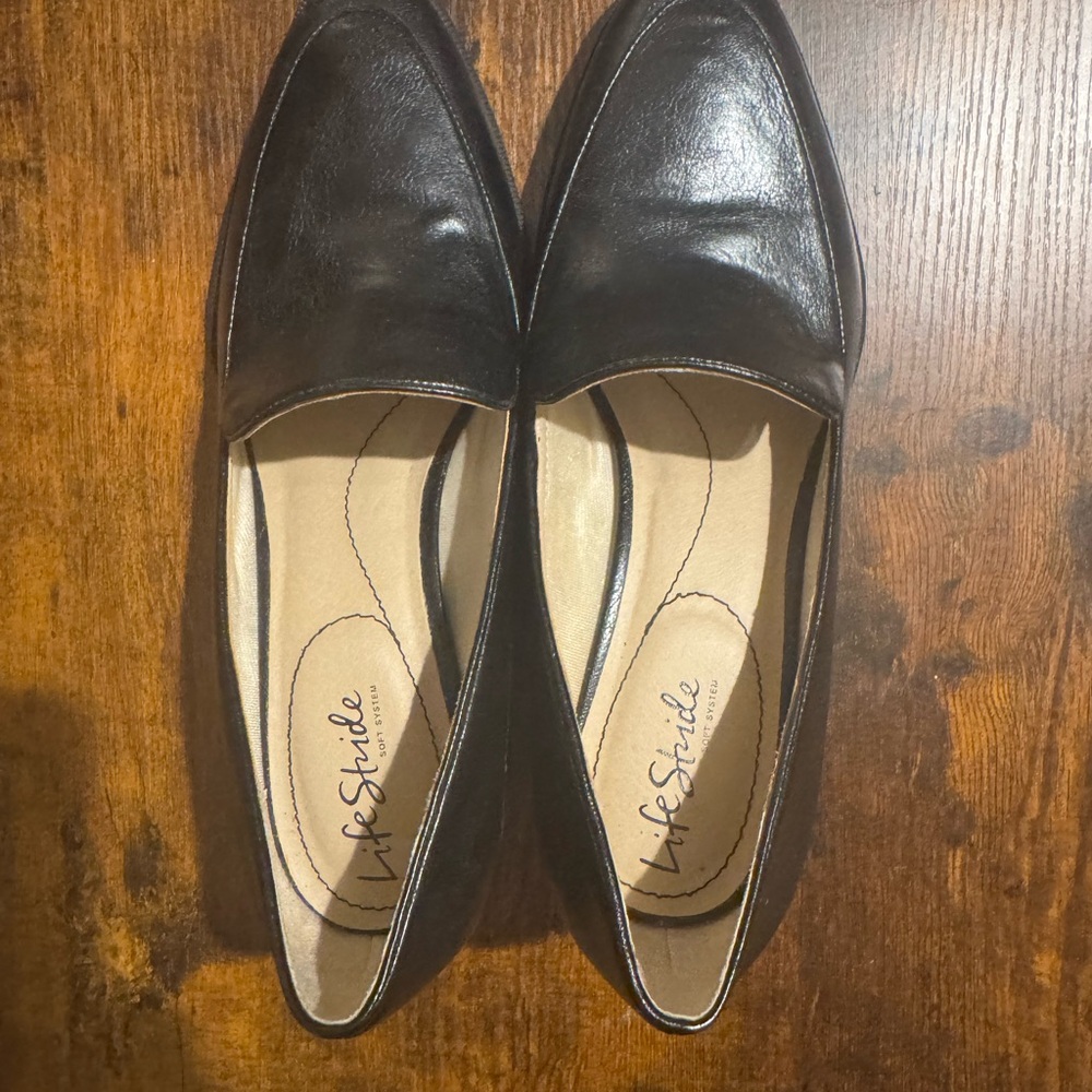 Life Stride Women's Black Leather Pointed Slip-On Loafers (chunky heels)